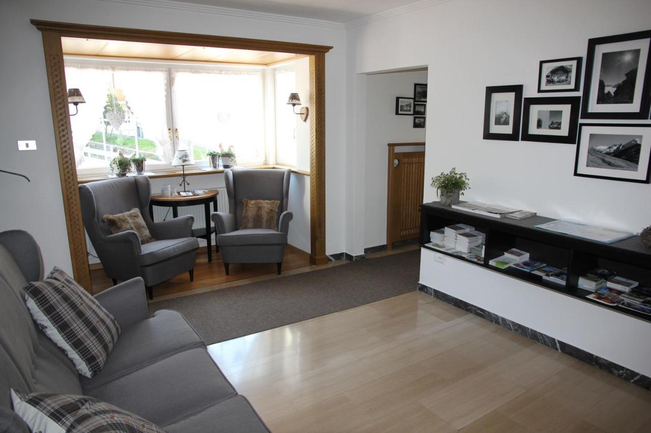 Garni Hotel Max Santa Cristina Val Gardena Екстериор снимка